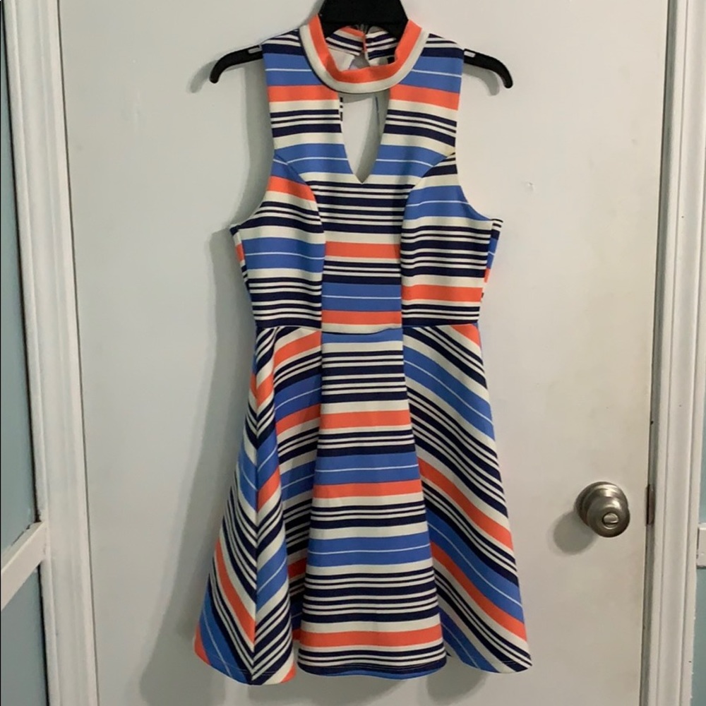 This is an extra-small women’s dress